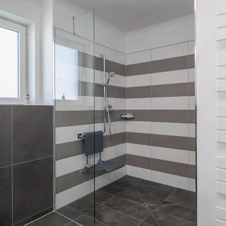 Westside Arthotel 120